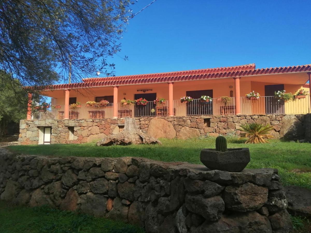 דורגלי Agriturismo Conca' E Janas מראה חיצוני תמונה